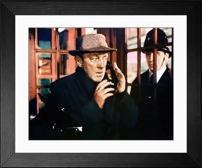Framed Print : THE HORSE'S MOUTH, Alec Guinness, 1958 Framed Print : THE HORSE'S MOUTH, Alec Guinness, 1958