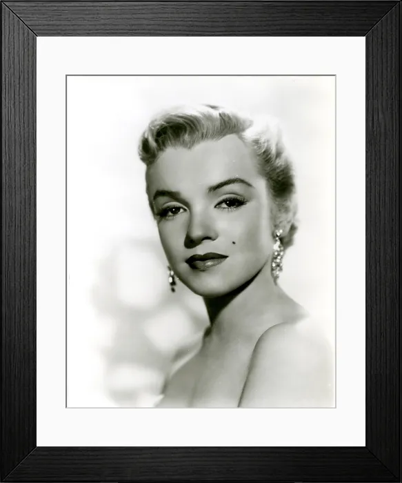 Framed Print : Marilyn Monroe, ALL ABOUT EVE, 1950. - Photo: Courtesy Everett Collection