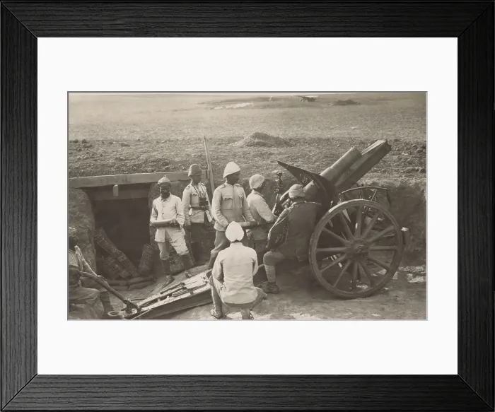 Framed Print : Ottoman artillery at Hareira in 1917 to defend against the British advance into southern Palestine