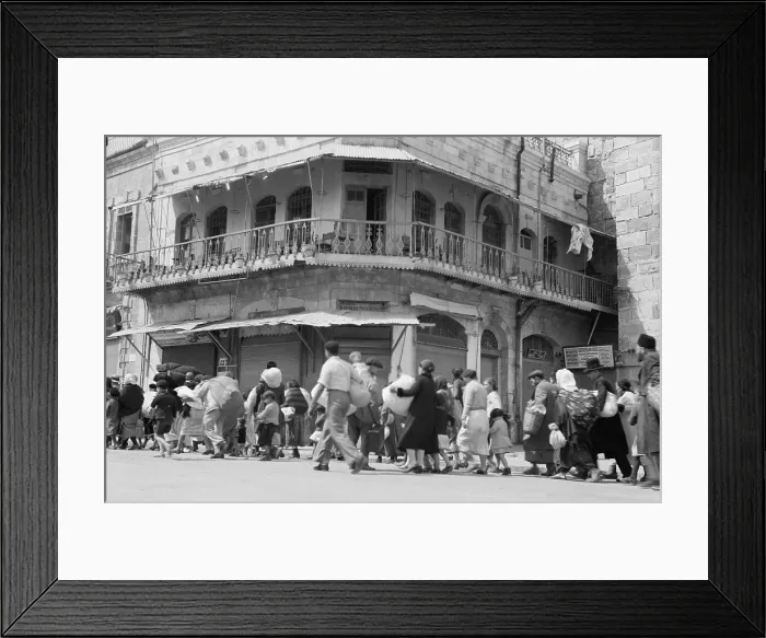 Framed Print : Jewish families evacuating Jerusalems Old City during the 1936 Arab Revolt. Photo taken near Jaffa Gate (BSLOC_2017_1_201)