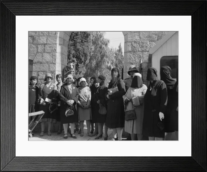 Framed Print : Arab womens protest delegation at the residence of to the High Commissioner, Sir John Chancellor Framed Print : Arab womens protest delegation at the residence of to the High Commissioner, Sir John Chancellor