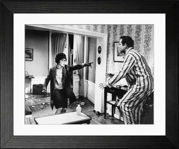 Framed Print : WOMAN TIMES SEVEN, from left: Shirley MacLaine, Rossano Brazzi, 1967