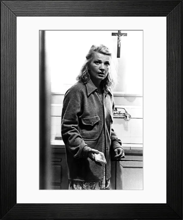 Framed Print : A WOMAN UNDER THE INFLUENCE, Gena Rowlands, 1974