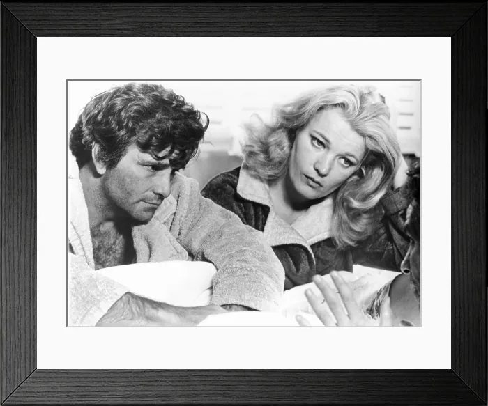 Framed Print : A WOMAN UNDER THE INFLUENCE, from left: Peter Falk, Gena Rowlands, 1974