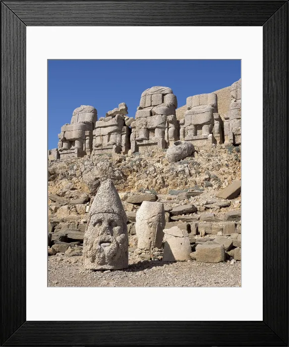 Framed Print : TURKEY. CENTRAL ANATOLIA. ADIYAMAN. Nemrut Dag. Tomb of Antiochus I. Colossal statues on the western terrace. AISA / Everett Collection**US SALES ONLY** Framed Print : TURKEY. CENTRAL ANATOLIA. ADIYAMAN. Nemrut Dag. Tomb of Antiochus I. Colossal statues on the western terrace. AISA / Everett Collection**US SALES ONLY**