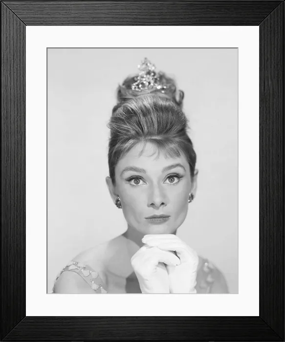 Framed Print : BREAKFAST AT TIFFANY'S, Audrey Hepburn, 1961 Framed Print : BREAKFAST AT TIFFANY'S, Audrey Hepburn, 1961