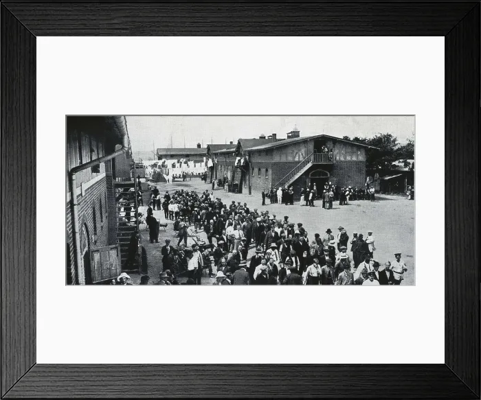 Framed Print : First Wolrd War. Camp of English prisoners in Germany. AISA / Everett Collection**US SALES ONLY**