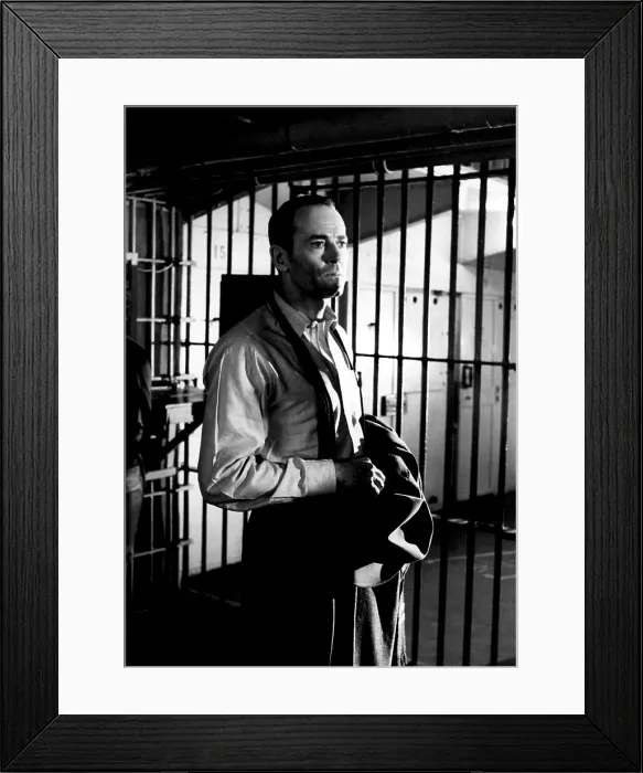 Framed Print : THE WRONG MAN, Henry Fonda, 1956