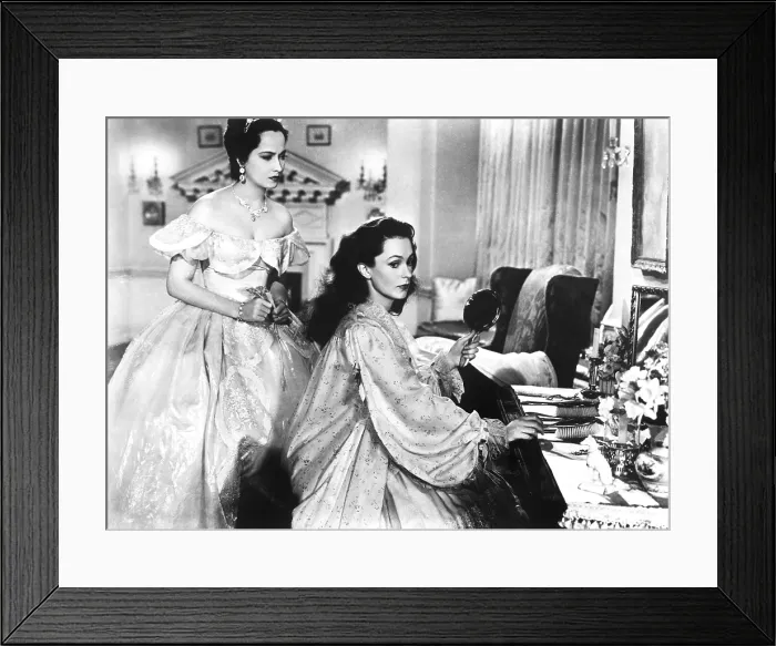 Framed Print : WUTHERING HEIGHTS, Merle Oberon, Geraldine Fitzgerald, 1939