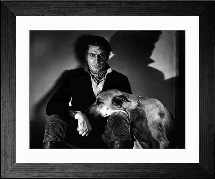 Framed Print : WUTHERING HEIGHTS, Laurence Olivier, 1939 Framed Print : WUTHERING HEIGHTS, Laurence Olivier, 1939