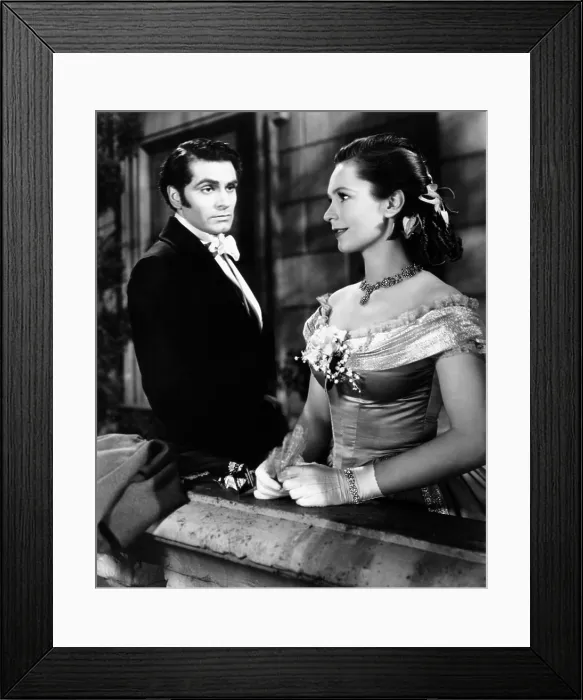 Framed Print : WUTHERING HEIGHTS, from left, Laurence Olivier, Geraldine Fitzgerald, 1939 Framed Print : WUTHERING HEIGHTS, from left, Laurence Olivier, Geraldine Fitzgerald, 1939