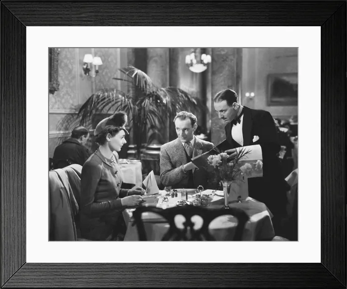 Framed Print : BRIEF ENCOUNTER, from left: Celia Johnson, Trevor Howard, Alfie Bass, 1945