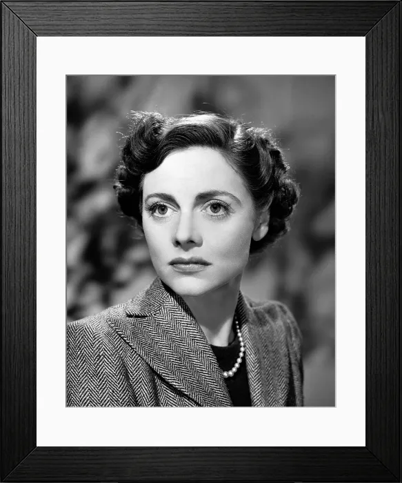 Framed Print : BRIEF ENCOUNTER, Celia Johnson, 1945 Framed Print : BRIEF ENCOUNTER, Celia Johnson, 1945