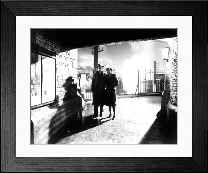 Framed Print : BRIEF ENCOUNTER, Trevor Howard, Celia Johnson, 1945 Framed Print : BRIEF ENCOUNTER, Trevor Howard, Celia Johnson, 1945
