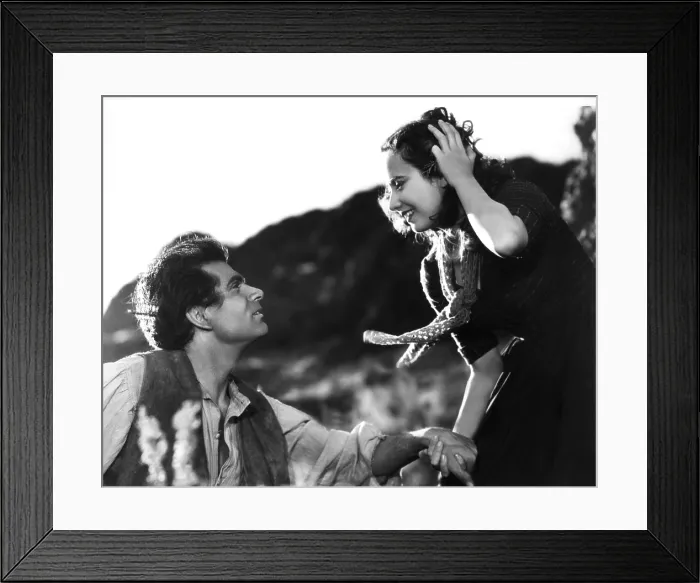 Framed Print : WUTHERING HEIGHTS, Laurence Olivier, Merle Oberon, 1939