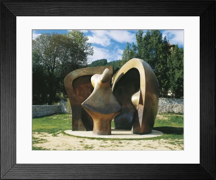 Framed Print : MOORE, Henry (1898-1986). Large figure in a shelter. 1985-1986. SPAIN. Guernica. Sculpture on bronze. AISA / Everett Collection - Image has fine art copyright