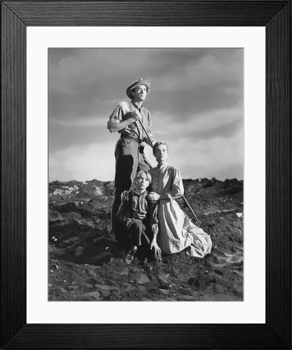 Framed Print : THE YEARLING, from left: Gregory Peck, Claude Jarman, Jr. Jane Wyman, 1946