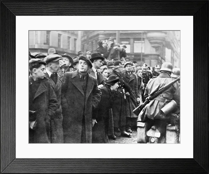 Framed Print : Residents of Prague, Czechoslovakia, watch invading German army, March 1939. (BSLOC_2015_13_32) Framed Print : Residents of Prague, Czechoslovakia, watch invading German army, March 1939. (BSLOC_2015_13_32)