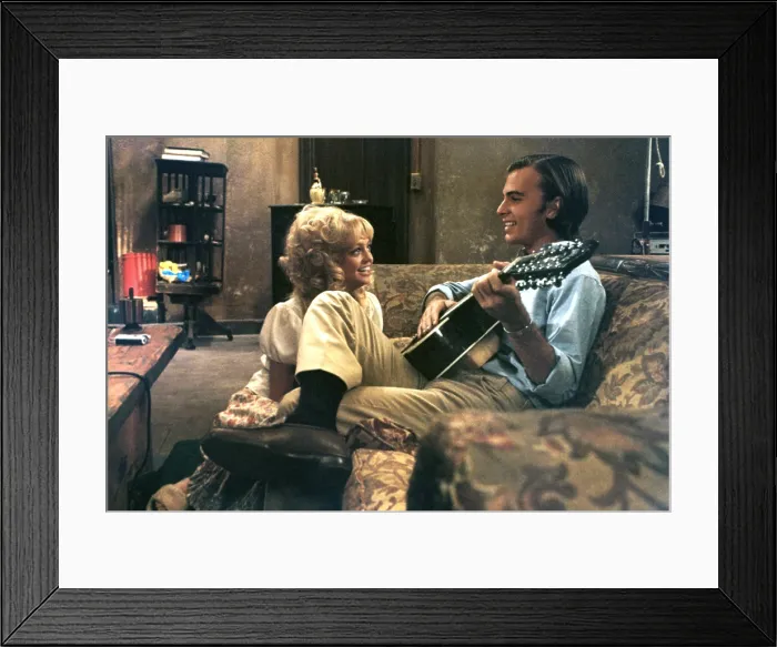 Framed Print : BUTTERFLIES ARE FREE, Goldie Hawn, Edward Albert, 1972 Framed Print : BUTTERFLIES ARE FREE, Goldie Hawn, Edward Albert, 1972