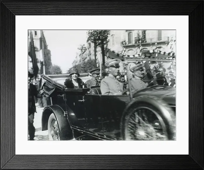 Framed Print : SPAIN. Barcelona. Kings Alfonso XIII and Victoria Eugenia de Battenberg in Barcelona (25th May 1929). AISA / Everett Collection**US SALES ONLY**