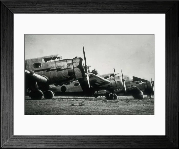 Framed Print : Spanish Civil War. Republican side. Aviation. Aircrafts 'Vultel', 'Dvokbrecd' and the twin-engined 'Novlhrop'