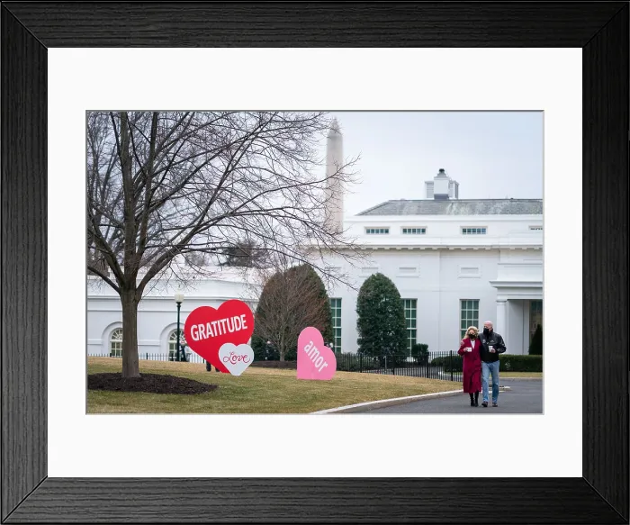 Framed Print : First Lady Jill Biden and President Joe Biden enjoy Valentine's Day artwork on the North Lawn of the White House Framed Print : First Lady Jill Biden and President Joe Biden enjoy Valentine's Day artwork on the North Lawn of the White House
