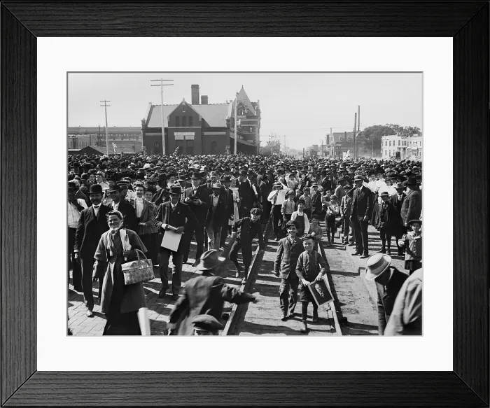 Framed Print : Happy crowd that came out to listen to Republican William Howard Taft in Hutchinson, Kansas, 1908