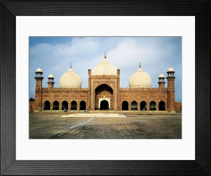Framed Print : Badshahi Mosque. 1674. PAKISTAN. PUNJAB. Lahore. Mosque and courtyard. Mughal art. AISA / Everett Collection**US SALES ONLY** Framed Print : Badshahi Mosque. 1674. PAKISTAN. PUNJAB. Lahore. Mosque and courtyard. Mughal art. AISA / Everett Collection**US SALES ONLY**