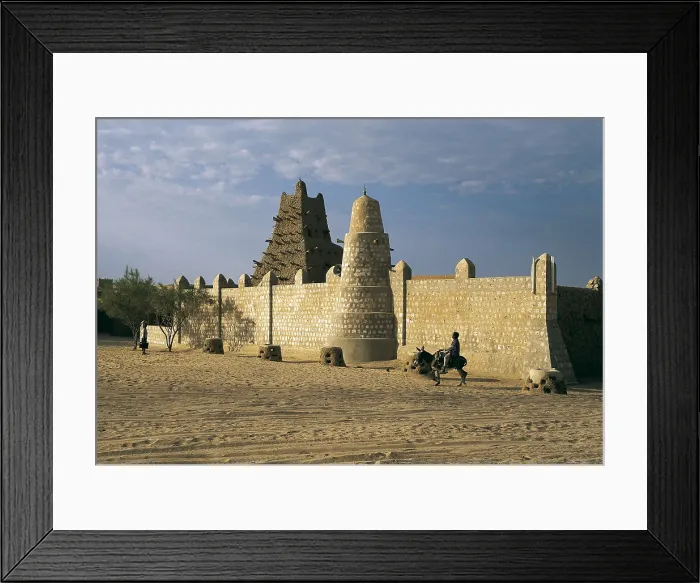 Framed Print : MALI. TIMBUKTU. Tombouctou. Djinguereber Mosque or Great Mosque (14th c.), built employing adobe. African art. AISA / Everett Collection**US SALES ONLY**