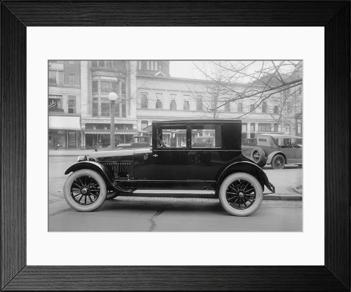 Framed Print : Hudson Essex, four passenger coach, 1922. Hudson Motor Car Company introduced the lower priced Essex in 1919, to compete with Ford and Chevrolet