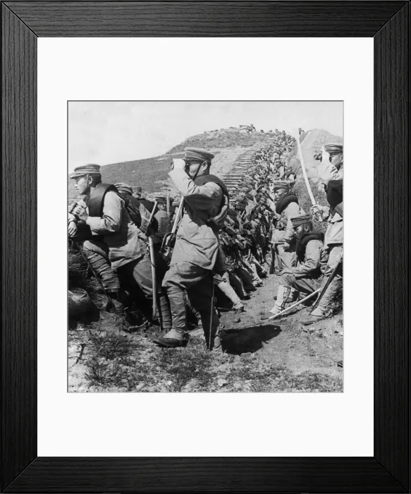 Framed Print : Entrenched Japanese soldiers expecting an attack from Russian cavalry, Tehling, Manchuria