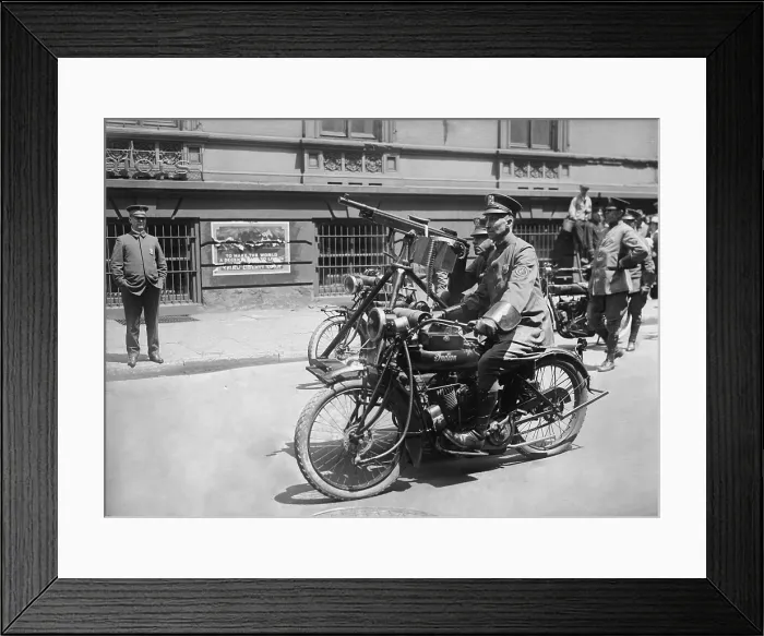 Framed Print : Machine gun mounted on a two man motorcycle, c. 1920 in New York City (BSLOC_2018_1_176)