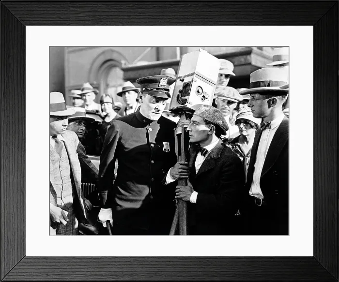 Framed Print : THE CAMERAMAN, Eddie Gribbon, Buster Keaton, 1928