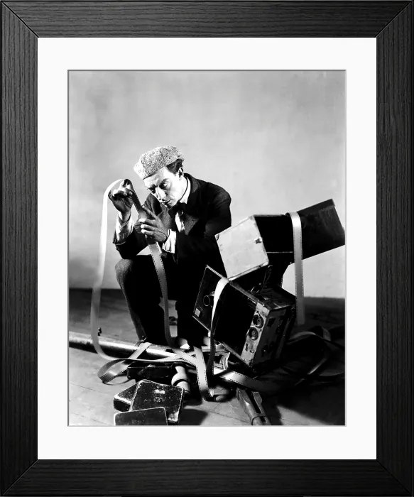 Framed Print : THE CAMERAMAN, Buster Keaton, 1928