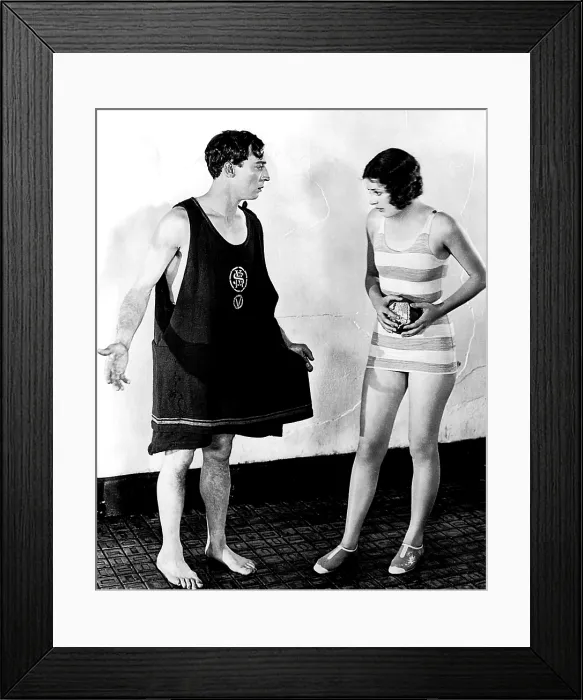 Framed Print : THE CAMERAMAN, Buster Keaton, Marceline Day, 1928 Framed Print : THE CAMERAMAN, Buster Keaton, Marceline Day, 1928