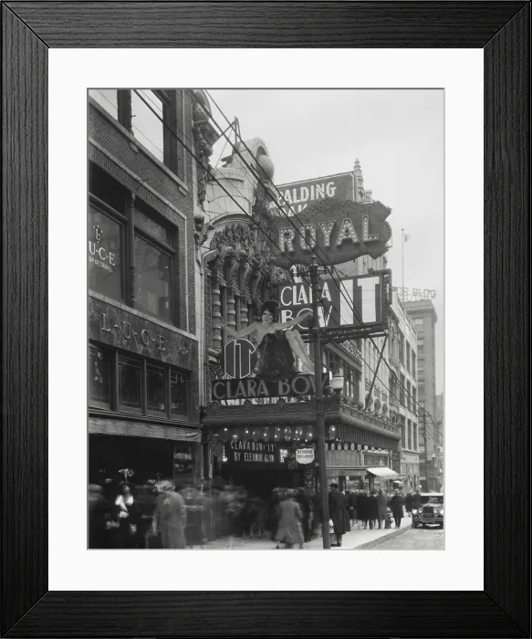 Framed Print : Marquee advertises the movie, IT, starring Clara Bow, on the Royal theater, Kansas City, MO, 1927