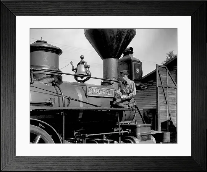 Framed Print : THE GENERAL, Buster Keaton, 1927 Framed Print : THE GENERAL, Buster Keaton, 1927