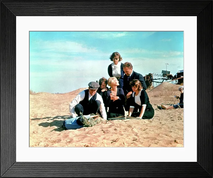 Framed Print : BONNIE AND CLYDE, Warren Beatty, Michael J. Pollard, Faye Dunaway, Estelle Parsons, Gene Hackman, 1967