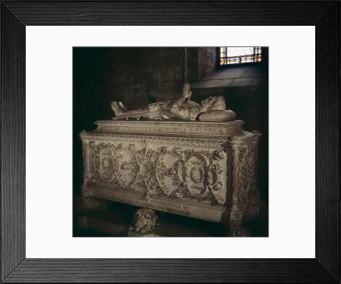 Framed Print : COSTA MOTA, Antonio Augusto (1862-1930). Tomb of Vaz de Camoens. 1894. PORTUGAL. Lisbon. Monastery of Los Jernimos. Tomb of the writer Luis Vaz de Camoens at the church of St
