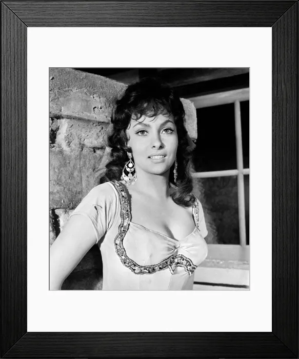 Framed Print : THE HUNCHBACK OF NOTRE DAME, Gina Lollobrigida, 1956