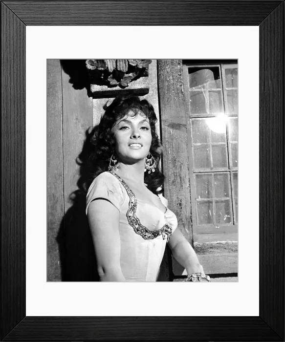Framed Print : THE HUNCHBACK OF NOTRE DAME, Gina Lollobrigida, 1956