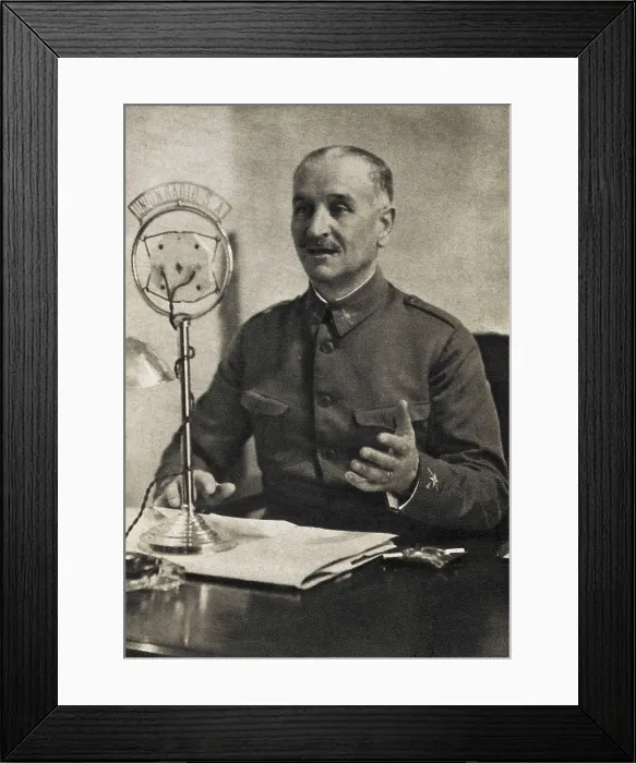 Framed Print : QUEIPO DE LLANO, Gonzalo (1875-1951). Queipo talking in 'Unin Radio Sevilla'. SPAIN. ANDALUSIA. SEVILLA. Sevilla. AISA / Everett Collection**US SALES ONLY** Framed Print : QUEIPO DE LLANO, Gonzalo (1875-1951). Queipo talking in 'Unin Radio Sevilla'. SPAIN. ANDALUSIA. SEVILLA. Sevilla. AISA / Everett Collection**US SALES ONLY**
