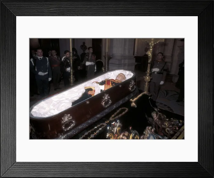 Framed Print : SPAIN. Madrid. Royal Palace of El Pardo. Funeral Chapel of Francisco Franco. Palacio del Pardo of Madrid (21st November 1975). AISA / Everett Collection**US SALES ONLY** Framed Print : SPAIN. Madrid. Royal Palace of El Pardo. Funeral Chapel of Francisco Franco. Palacio del Pardo of Madrid (21st November 1975). AISA / Everett Collection**US SALES ONLY**