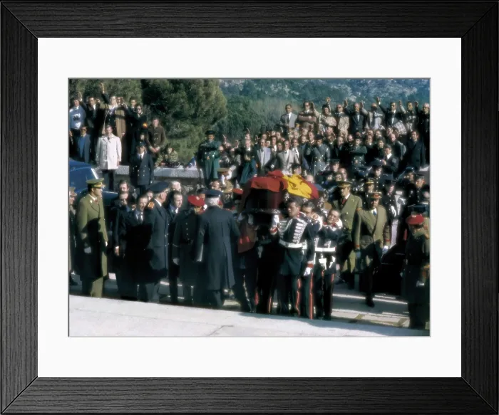 Framed Print : Arrival of the coffin with the mortal remains of Francisco Franco to the Basilica of the Valle de los Cados (23rd November 1975). AISA / Everett Collection**US SALES ONLY**