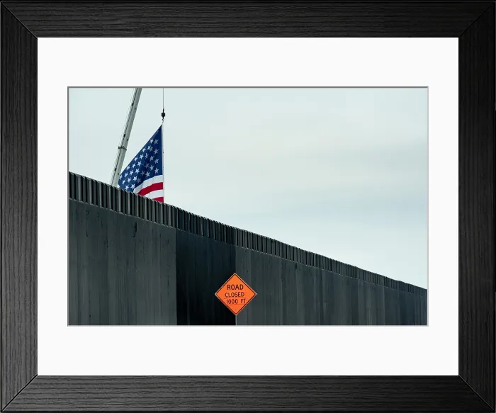 Framed Print : New section of barrier wall on the US-Mexican border at Alamo, Texas. Photo was taken when President Donald Trump visited the site on Jan. 12, 2021 (BSLOC_2021_1_14)