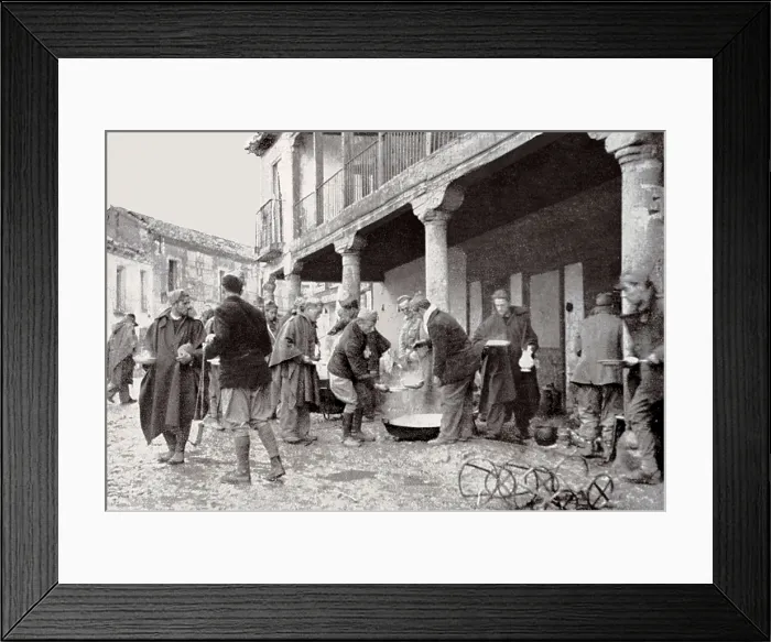 Framed Print : Spanish Civil War (1936-1939). Nationalist troops in Navalcarnero (November 1936). Mess time. AISA / Everett Collection**US SALES ONLY**