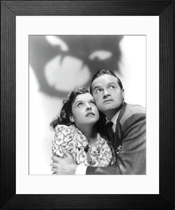 Framed Print : THE CAT AND THE CANARY, Paulette Goddard, Bob Hope, 1939 Framed Print : THE CAT AND THE CANARY, Paulette Goddard, Bob Hope, 1939