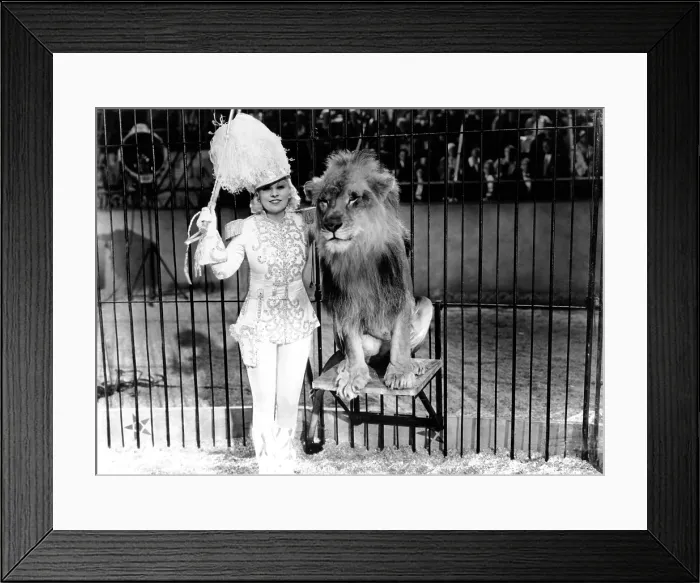 Framed Print : I'M NO ANGEL, Mae West, 1933 Framed Print : I'M NO ANGEL, Mae West, 1933
