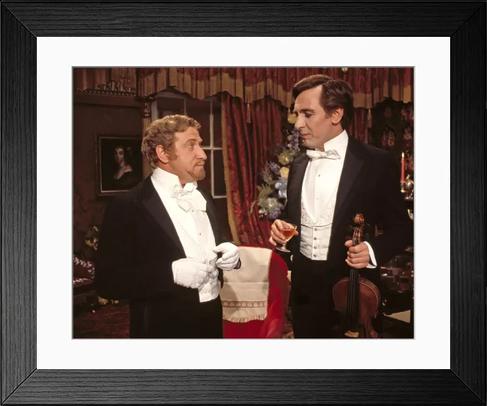 Framed Print : THE PRIVATE LIFE OF SHERLOCK HOLMES, Clive Revill, Robert Stephens, 1970