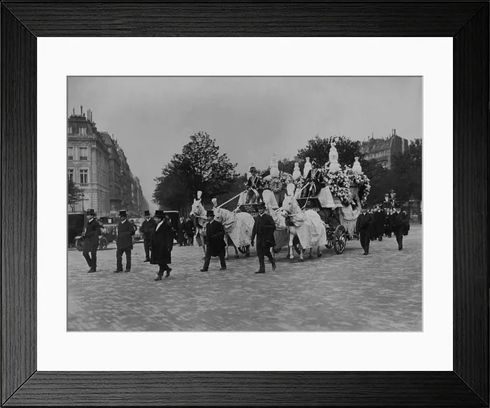 Framed Print : Funeral hearse of two of Isadora Duncan's children of who died in a Paris auto accident, May 1913 (BSLOC_2017_12_47) Framed Print : Funeral hearse of two of Isadora Duncan's children of who died in a Paris auto accident, May 1913 (BSLOC_2017_12_47)